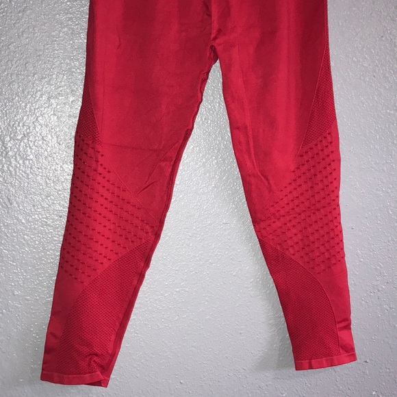 Fabletics Hot Pink Leggings - Picture 3 of 5